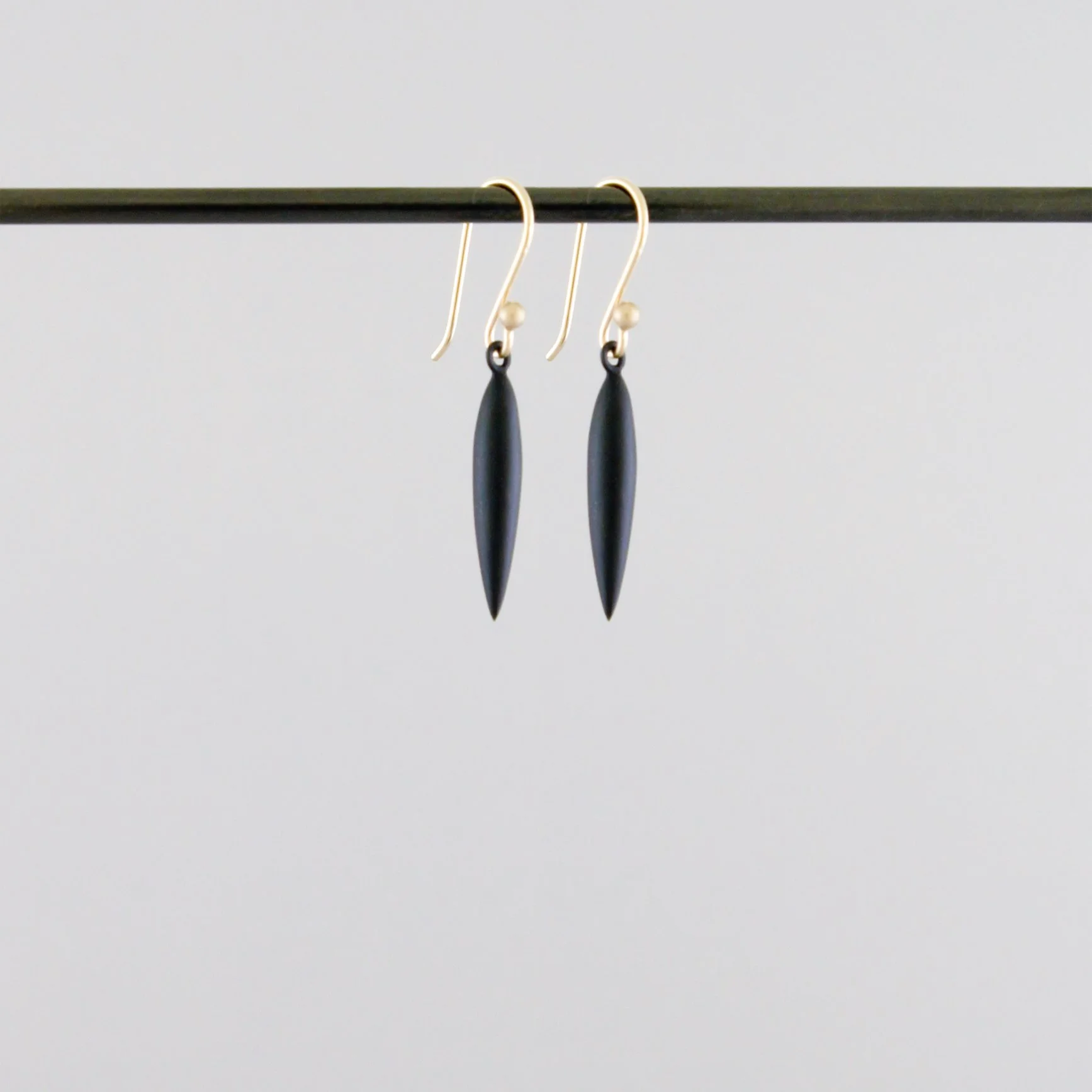 Ted Muehling - Gold and Black Mother of Pearl Small Chip